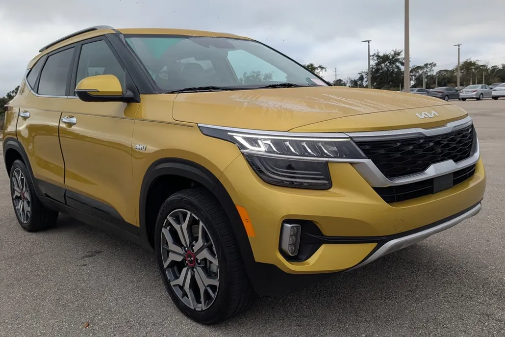2023 Kia Seltos SX photo 1