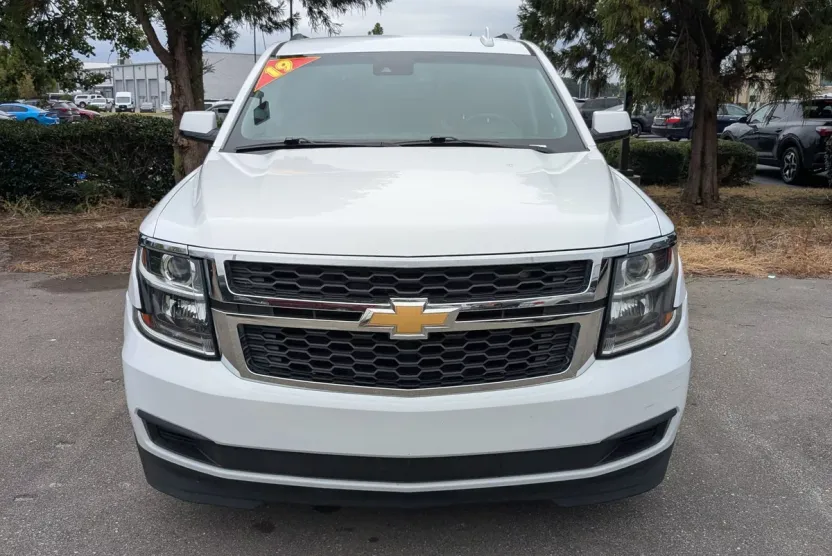 2019 Chevrolet Tahoe LT photo 1