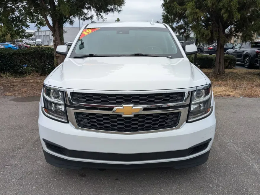 2019 Chevrolet Tahoe LT photo 1