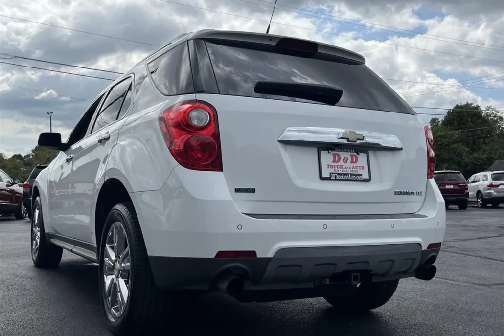 2011 Chevrolet Equinox LTZ photo 1