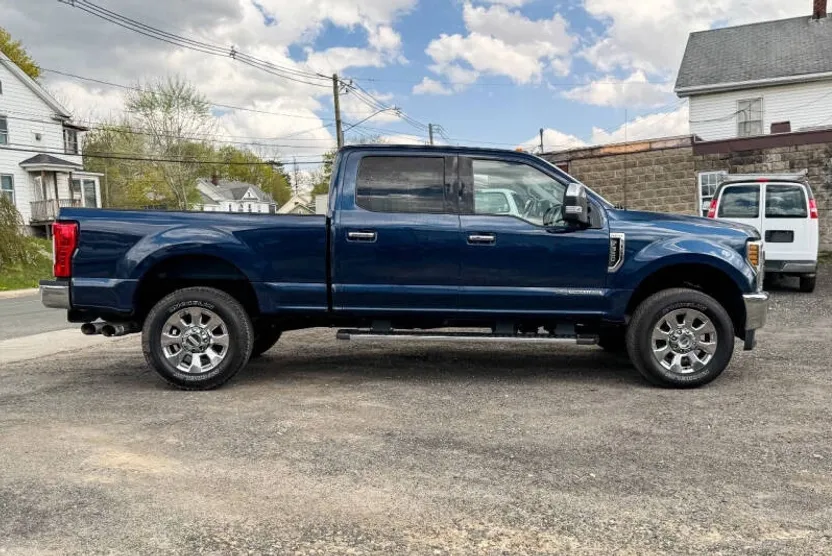 2018 Ford F-350 Lariat photo 1