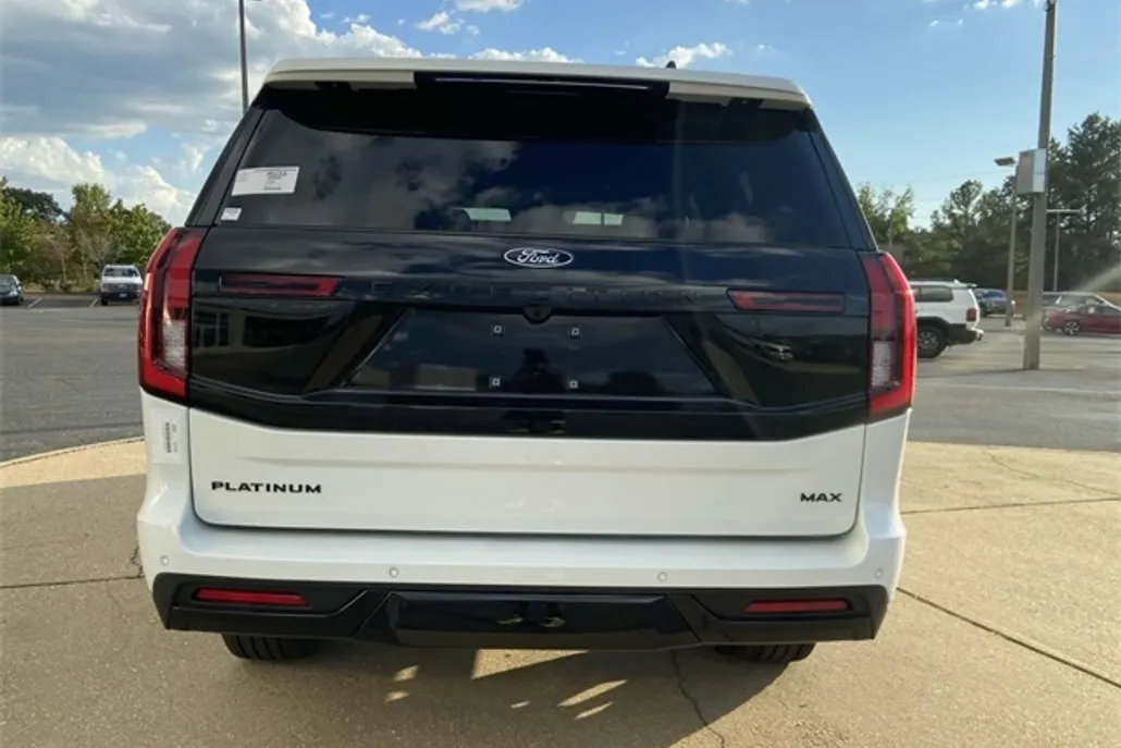 2025 Ford Expedition MAX Platinum photo 1