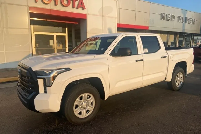 2026 Toyota Tundra SR CrewMax photo 1