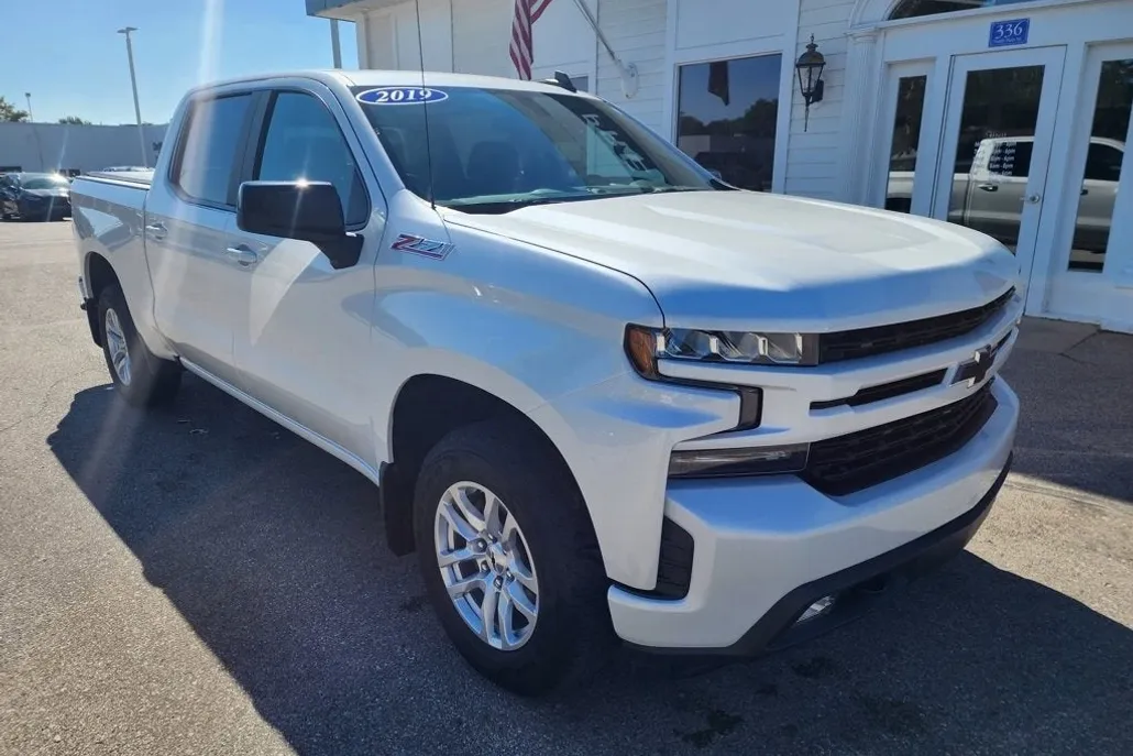 2019 Chevrolet Silverado 1500 RST photo 1
