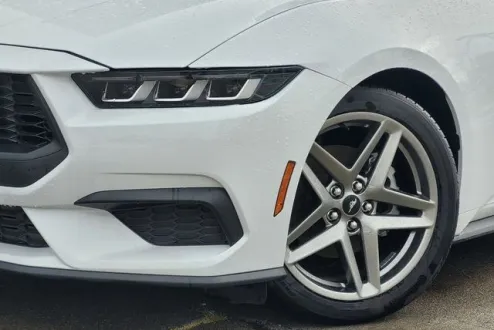 2024 Ford Mustang EcoBoost photo 3