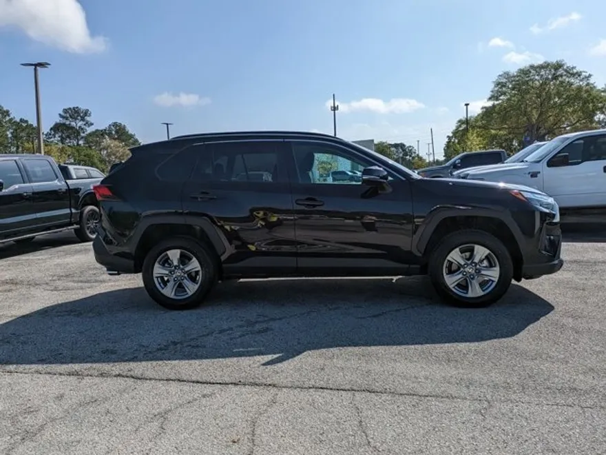 2024 Toyota RAV4 XLE photo 1