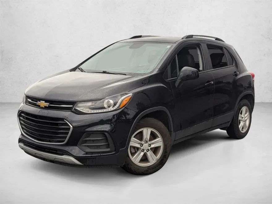 2022 Chevrolet Trax LT photo 1