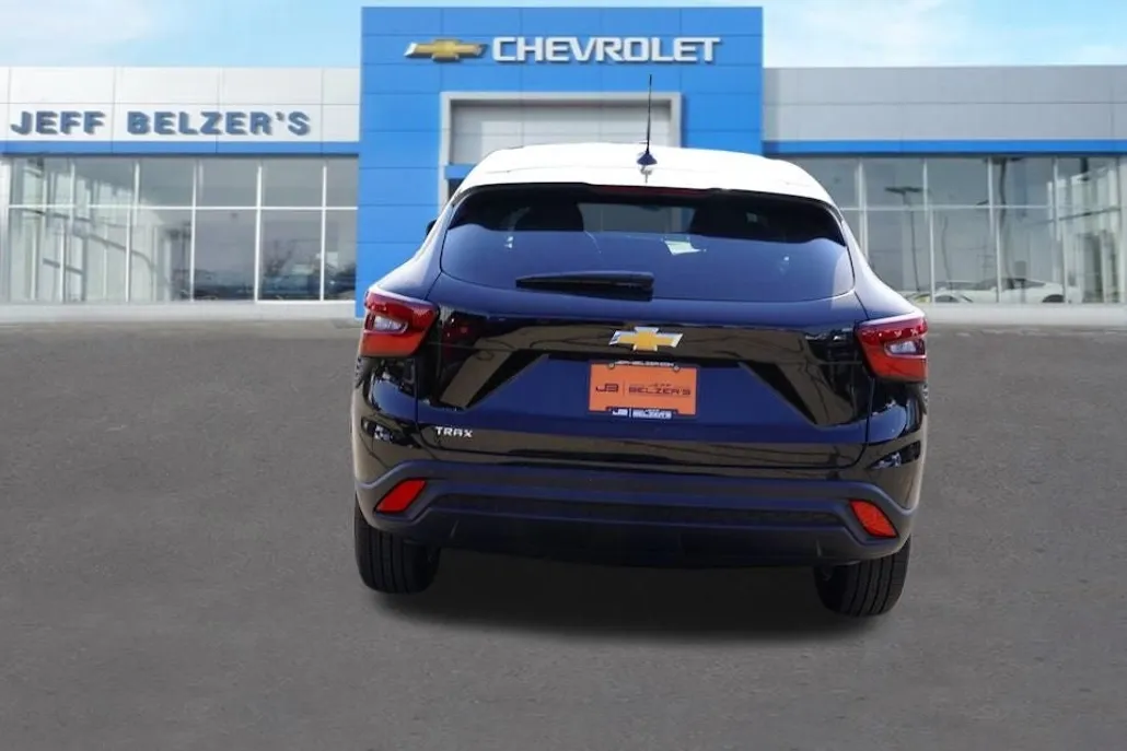 2026 Chevrolet Trax LS photo 1