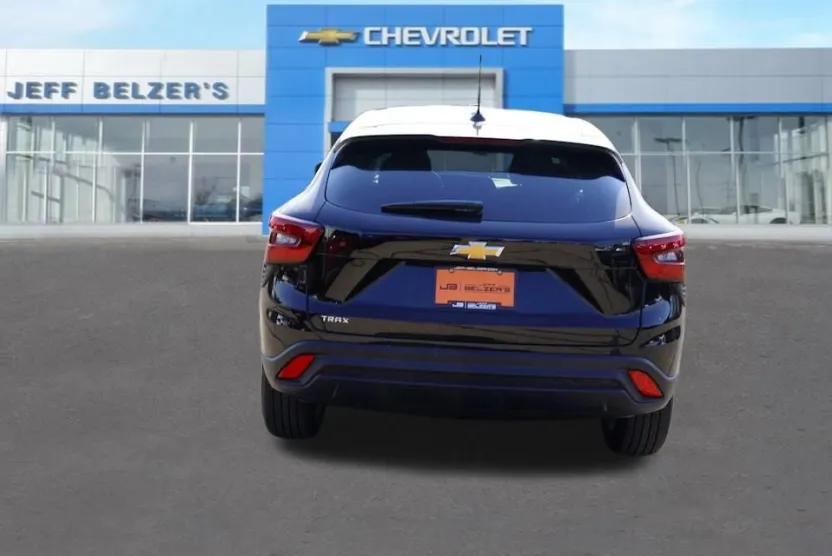 2026 Chevrolet Trax LS photo 1