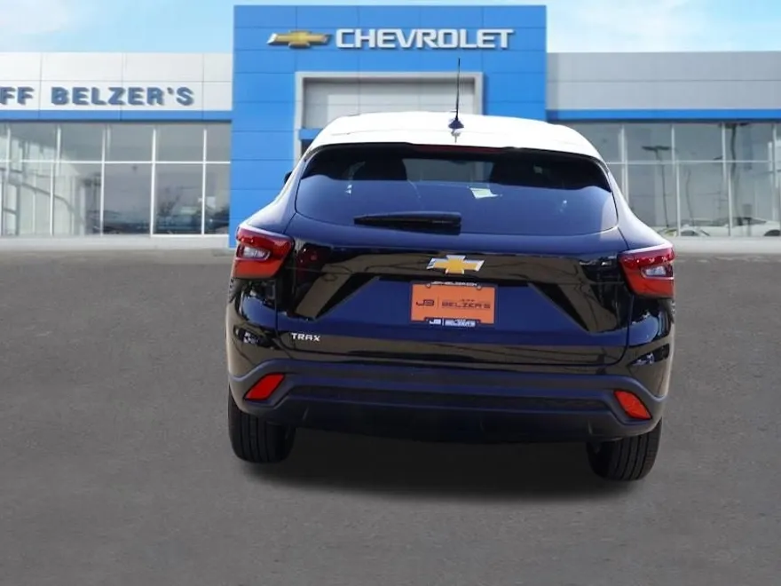 2026 Chevrolet Trax LS photo 1