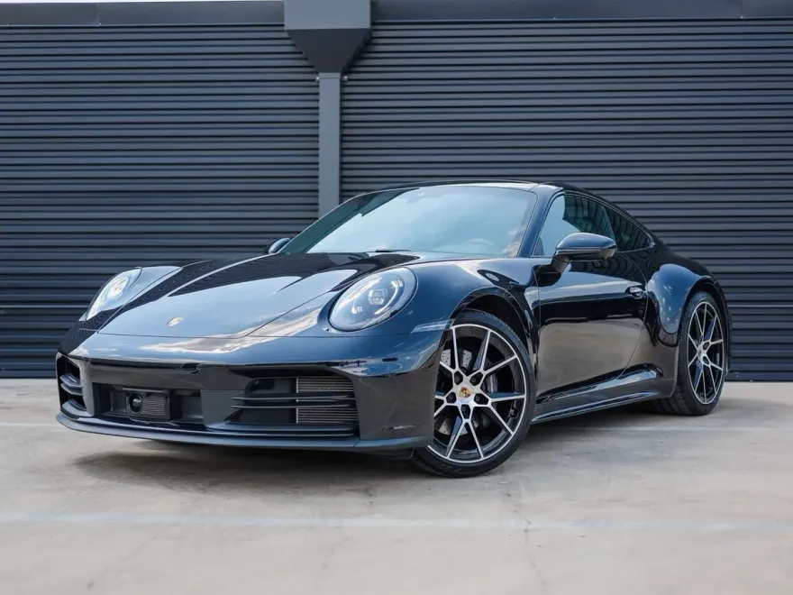 2025 Porsche 911 photo 1