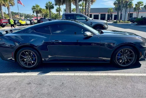 2025 Ford Mustang Dark Horse Premium photo 3