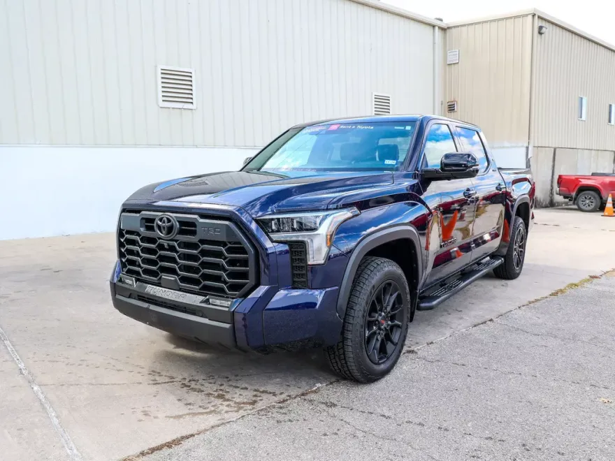 2025 Toyota Tundra Limited photo 1