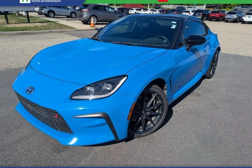 2023 Toyota GR86 Premium photo 1