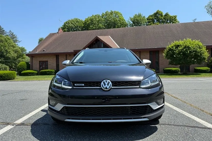 2017 Volkswagen Golf Alltrack TSI SEL photo 1