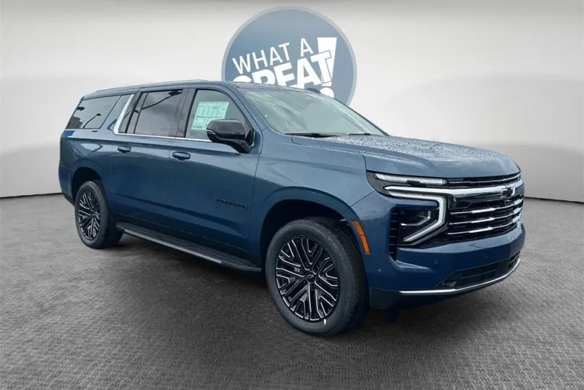 2025 Chevrolet Suburban LT photo 1