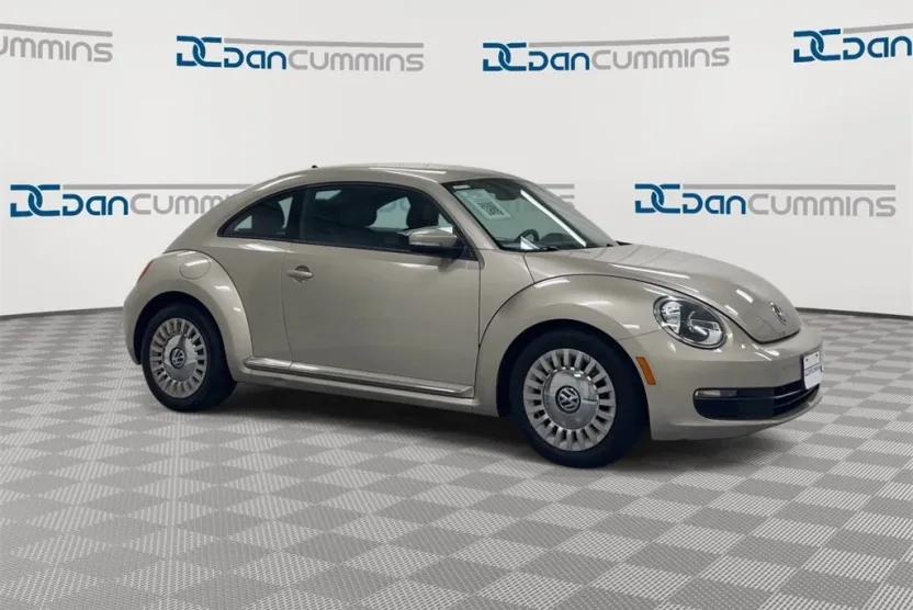 2014 Volkswagen Beetle 2.5L photo 1