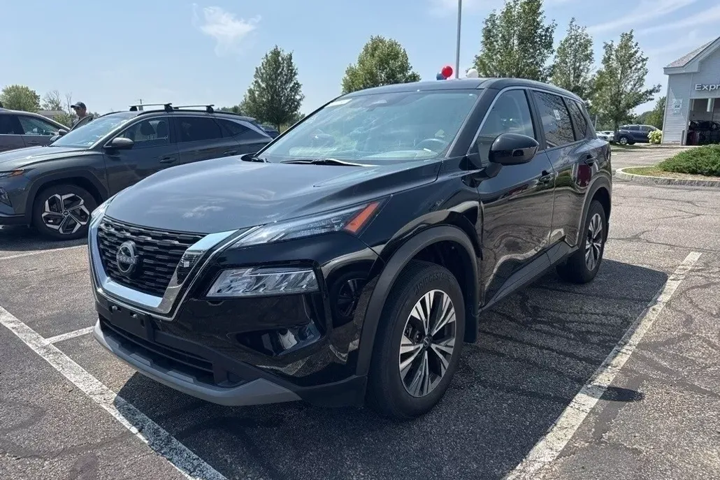 2023 Nissan Rogue SV photo 1