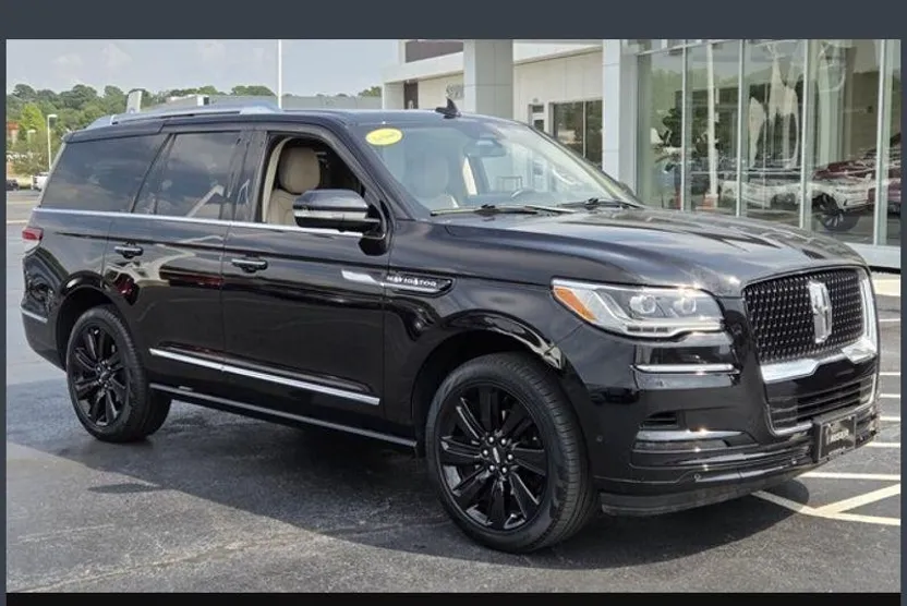 2024 Lincoln Navigator Reserve photo 1