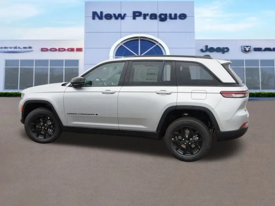 2025 Jeep Grand Cherokee Altitude photo 1