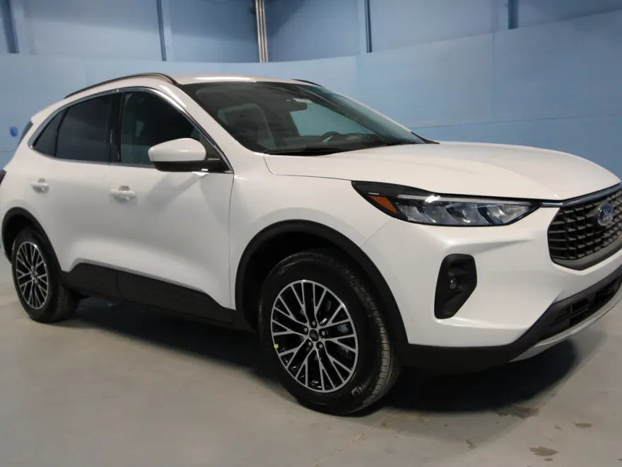 2025 Ford Escape photo 1