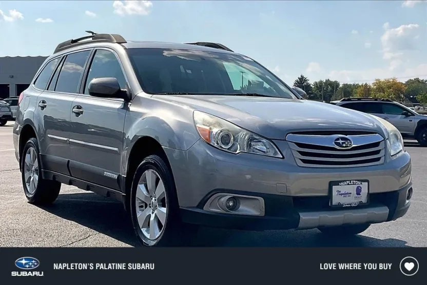 2011 Subaru Outback 2.5i Limited photo 1