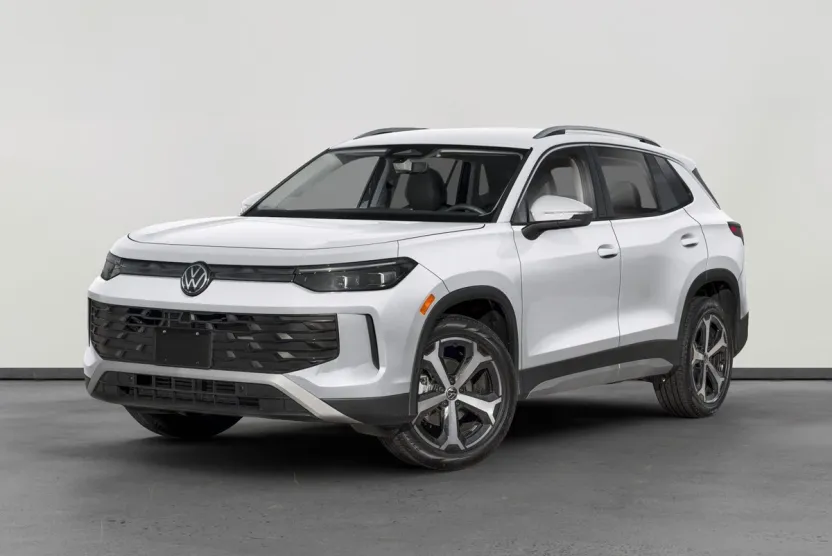 2025 Volkswagen Tiguan SE photo 1