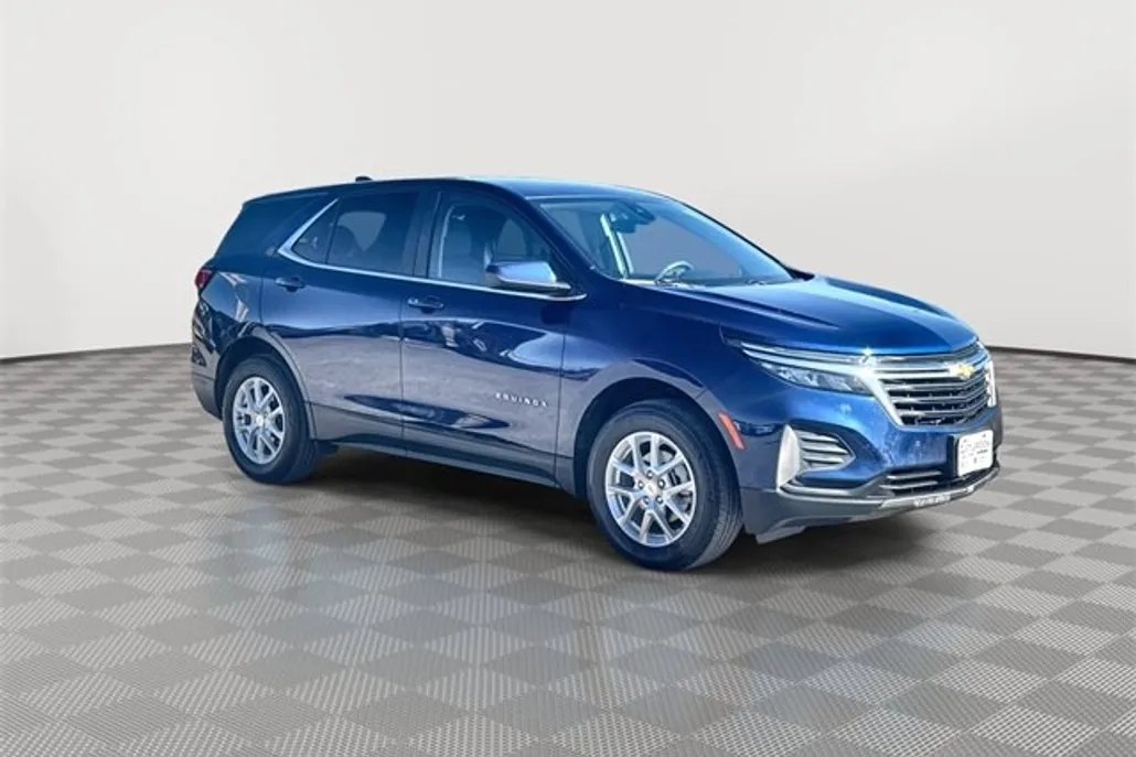 2022 Chevrolet Equinox LT photo 1