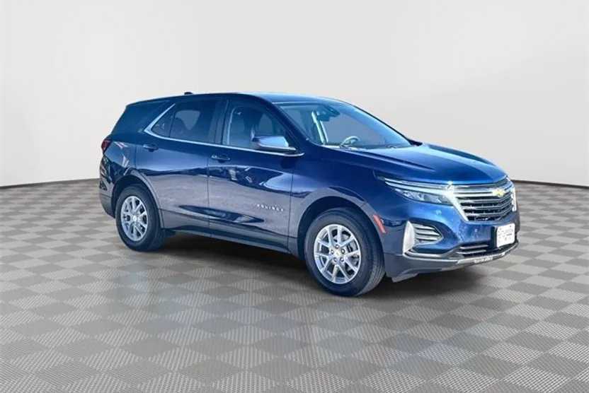 2022 Chevrolet Equinox LT photo 1