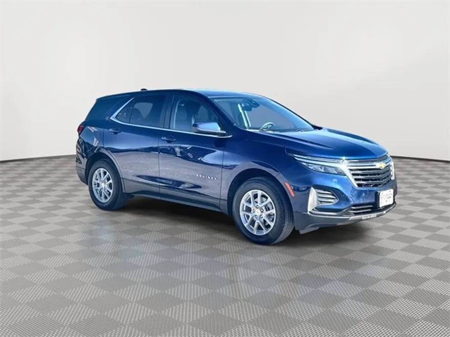 2022 Chevrolet Equinox LT photo 1