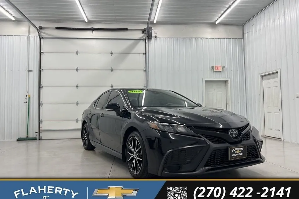 2024 Toyota Camry SE photo 1
