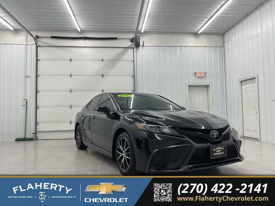 2024 Toyota Camry SE photo 1