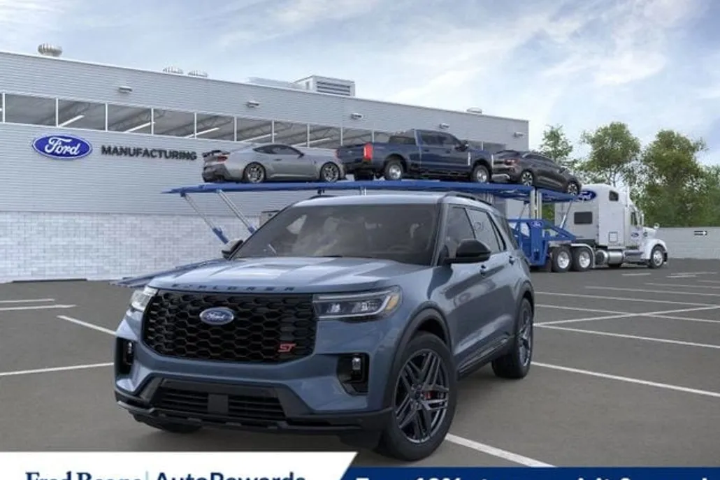 2025 Ford Explorer ST photo 1