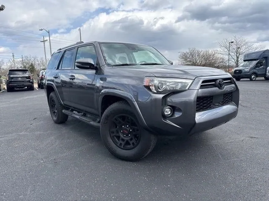 2022 Toyota 4Runner SR5 Premium photo 1