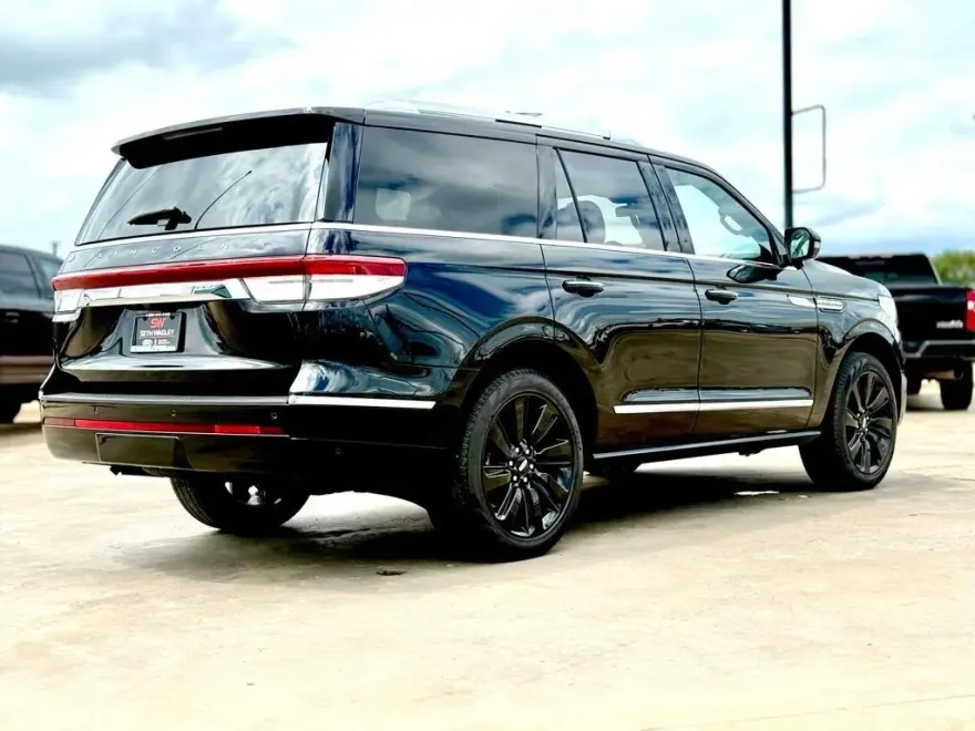 2024 Lincoln Navigator Reserve Luxury photo 1