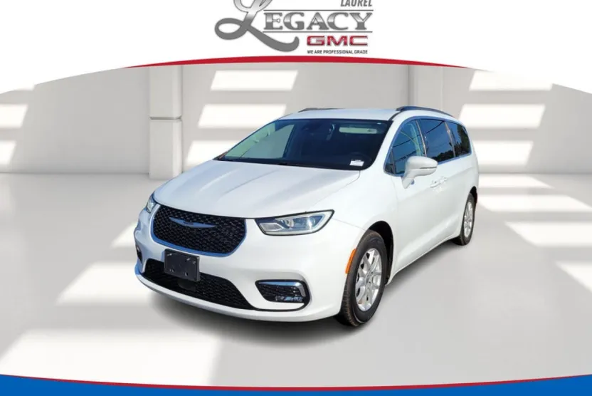 2022 Chrysler Pacifica Touring L photo 1