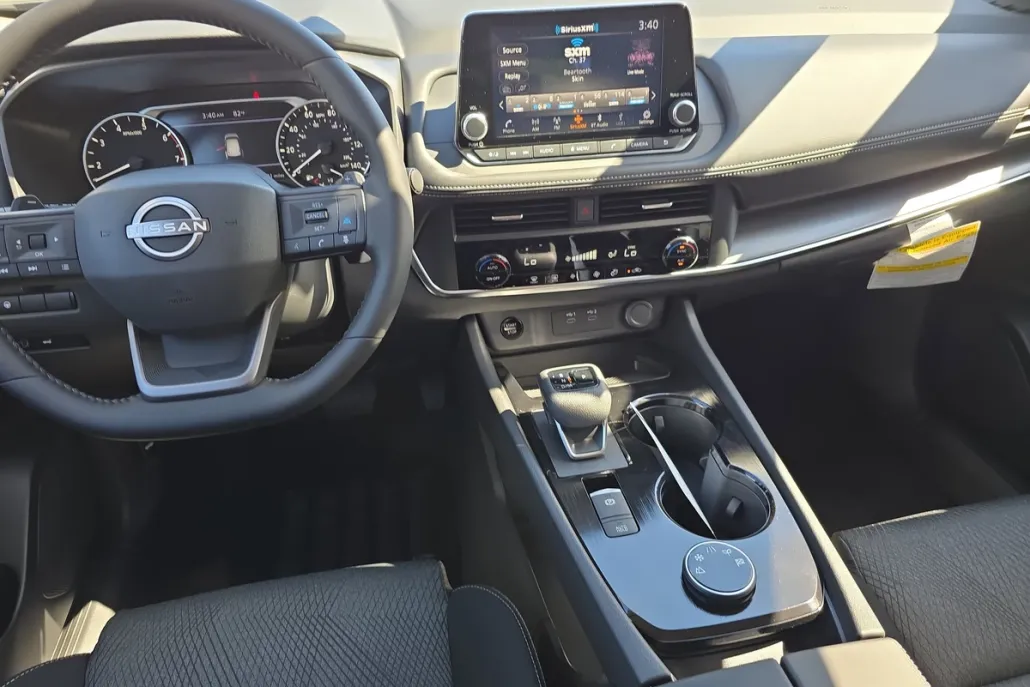 2026 Nissan Rogue SV photo 1