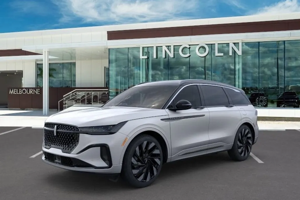 2025 Lincoln Nautilus Black Label photo 1