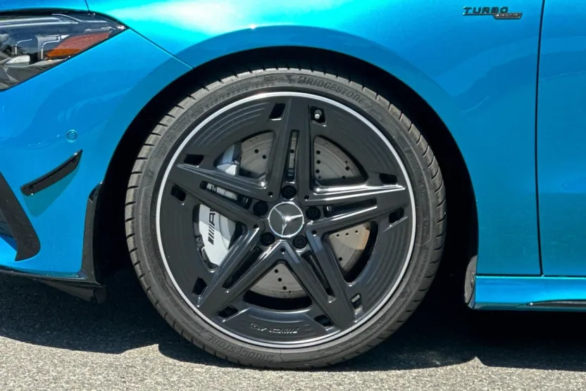 2025 Mercedes Benz CLA 35 AMG 4MATIC photo 1