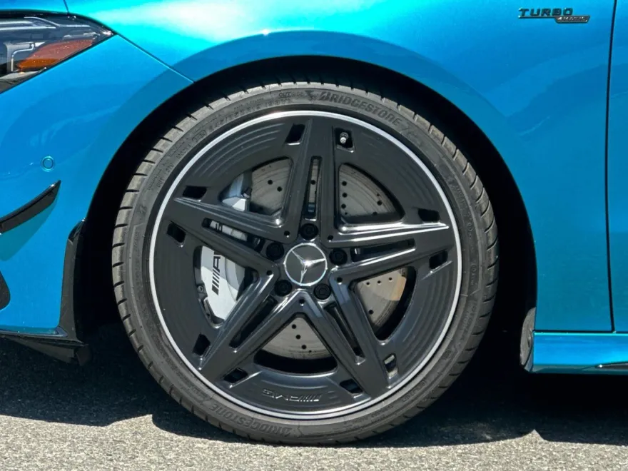 2025 Mercedes Benz CLA 35 AMG 4MATIC photo 1