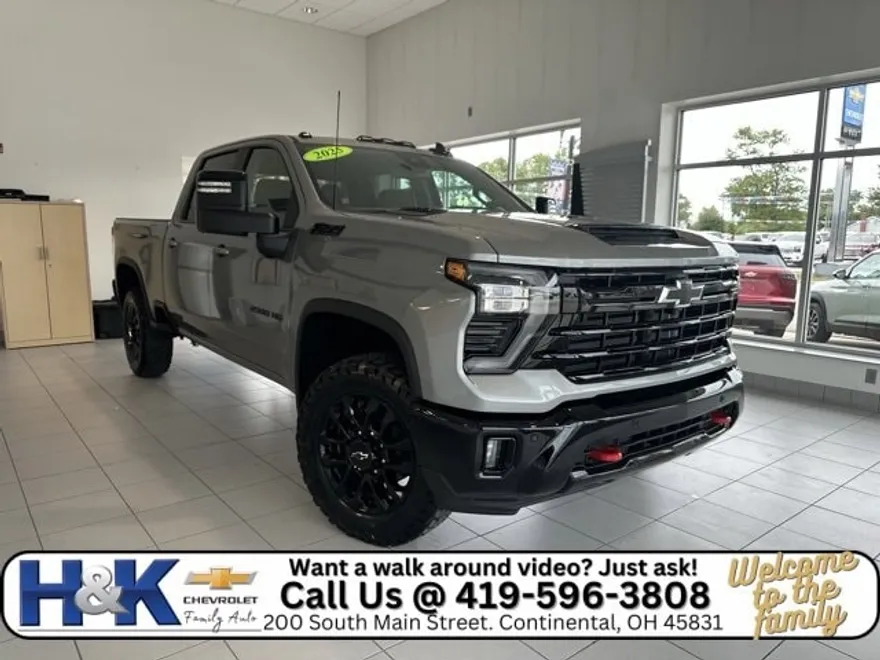 2025 Chevrolet Silverado 2500HD LT photo 1