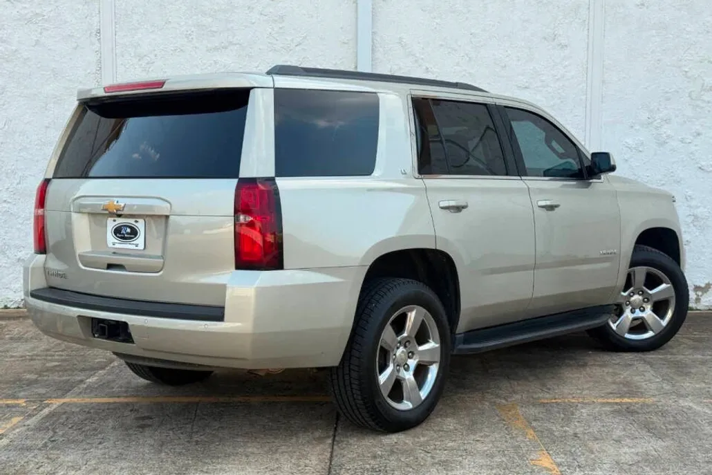 2017 Chevrolet Tahoe LT photo 1