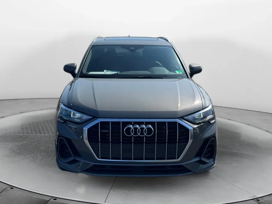 2022 Audi Q3 Premium 45 TFSI S line photo 1