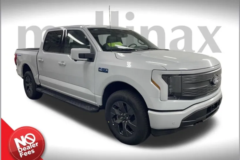 2025 Ford F-150 Lightning Lariat photo 1