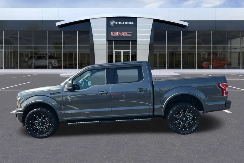 2020 Ford F-150 XLT photo 1