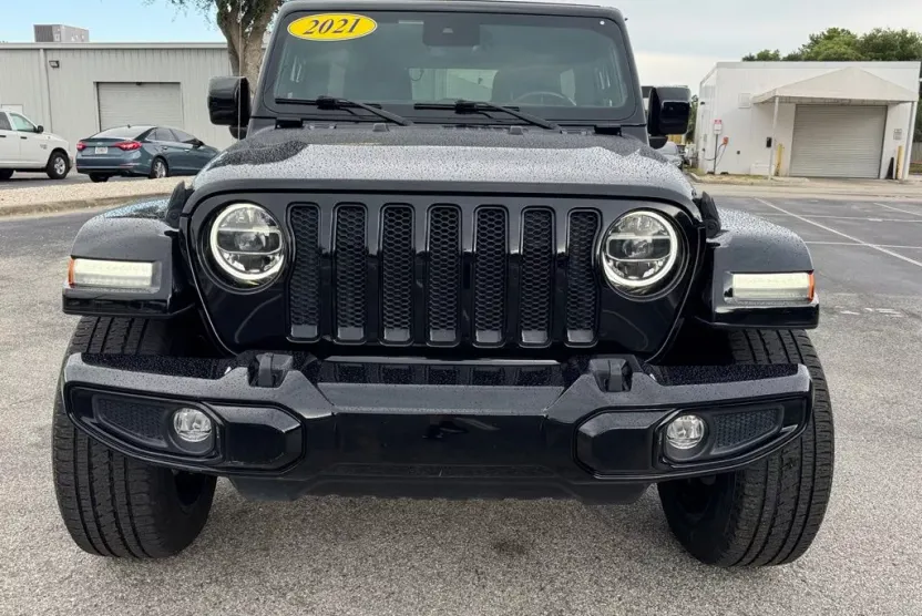 2021 Jeep Wrangler Unlimited Sahara High Altitude photo 1