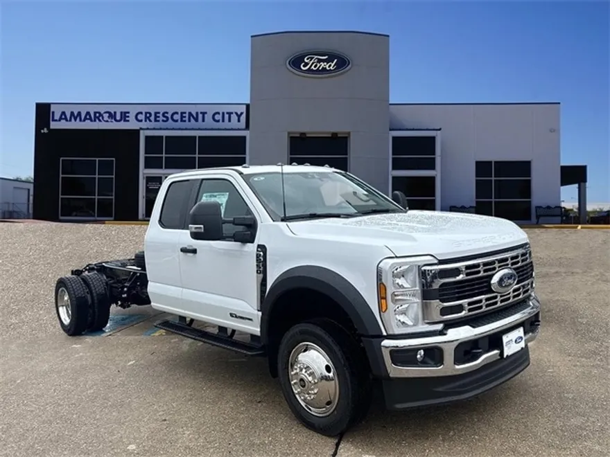 2025 Ford F-550 photo 1