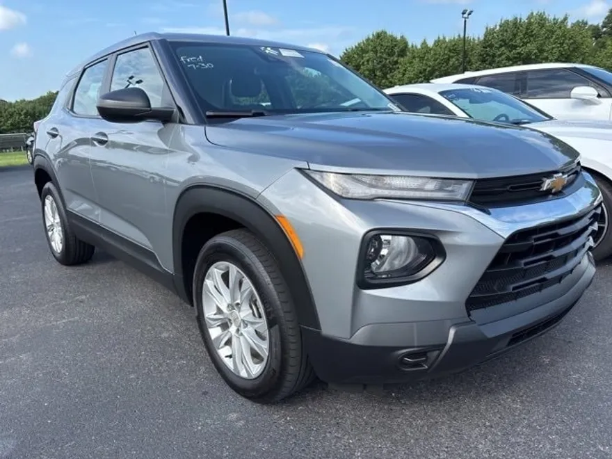 2023 Chevrolet Trailblazer LS photo 1