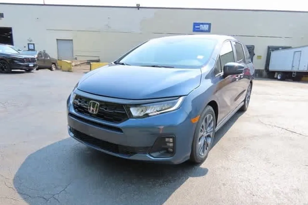 2026 Honda Odyssey Touring photo 1