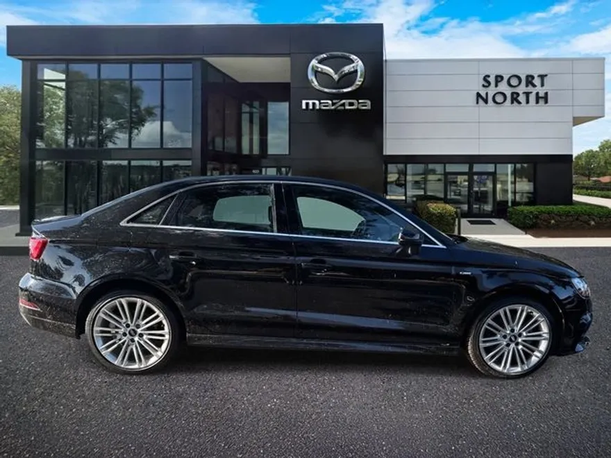 2017 Audi A3 2.0T Premium Plus photo 1